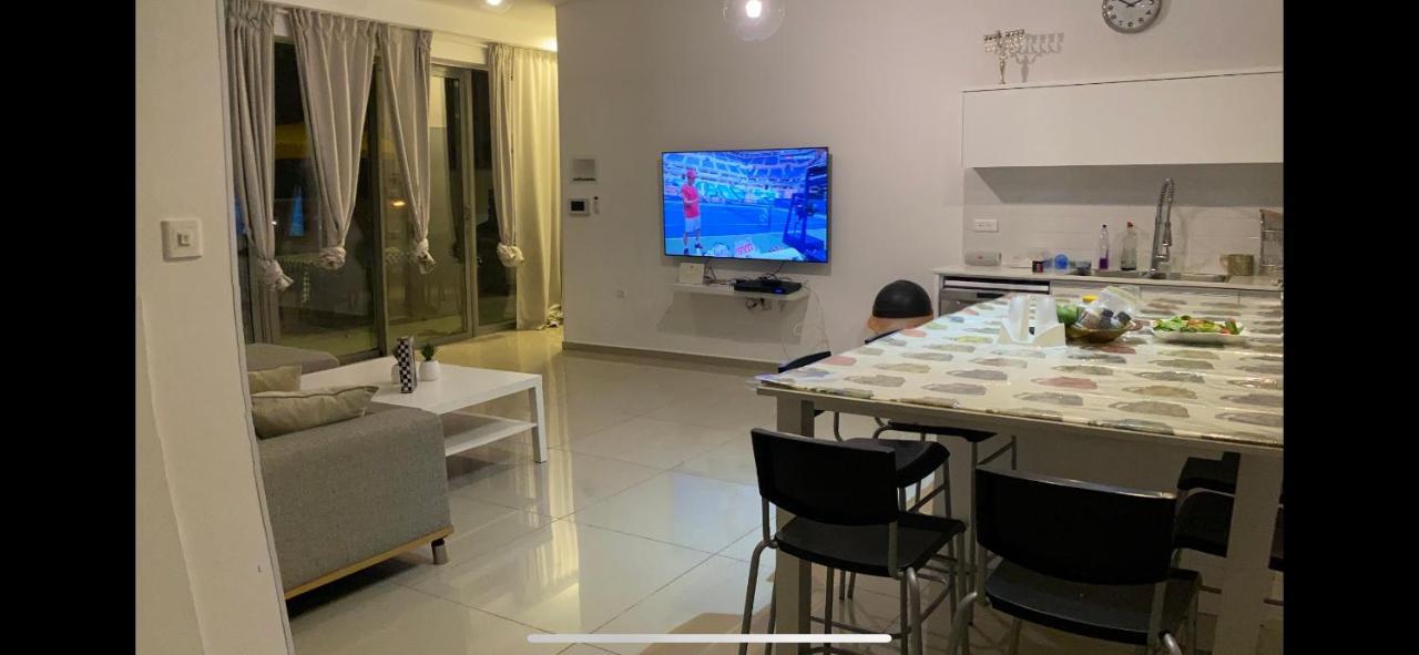 Stunning Penthouse With Sea Views And Private Heated Pool Apartment Eilat Ngoại thất bức ảnh